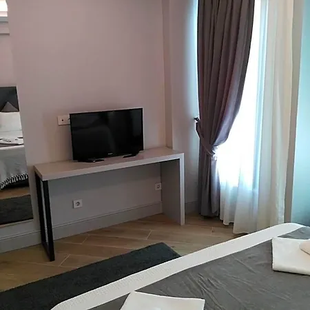 Bella 3 *